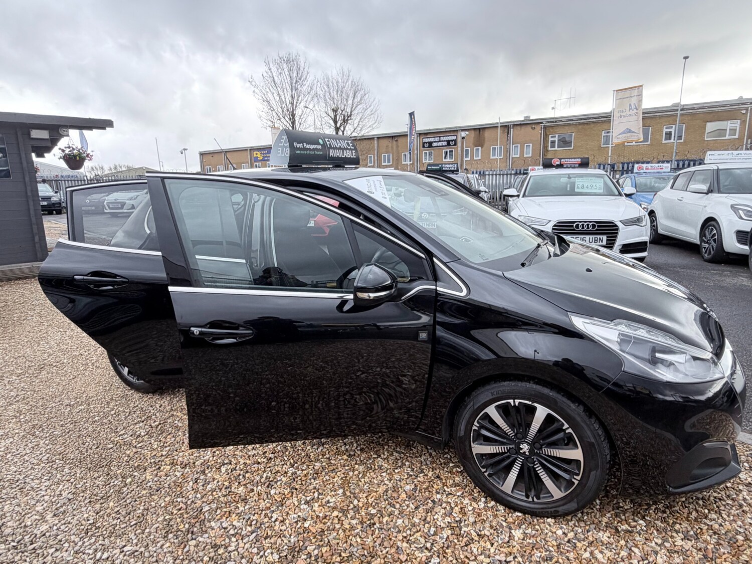 Used Peugeot 208 2019 for sale - 77947392: Photo 43