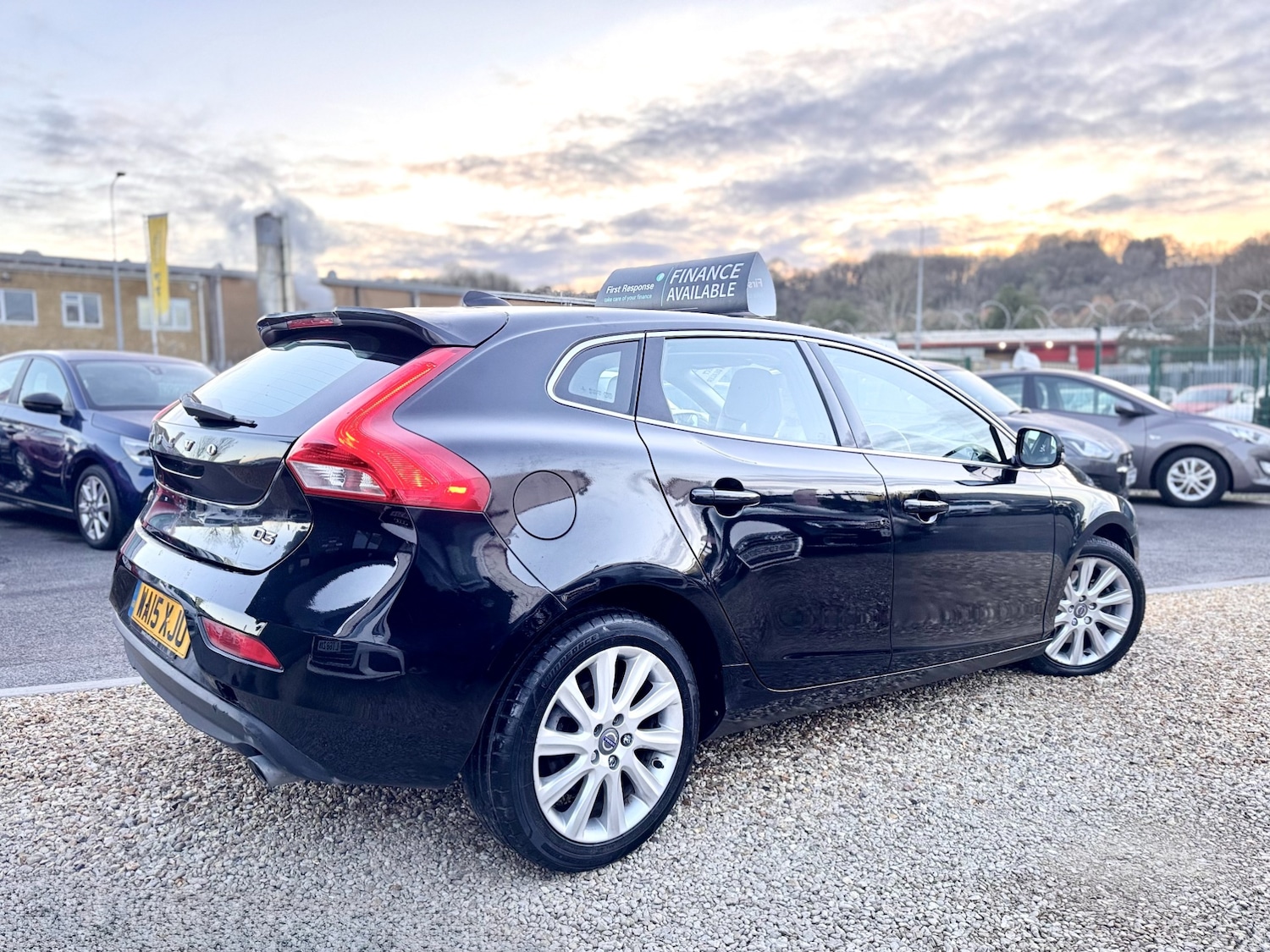 Used Volvo V40 2015 for sale - 76763249: Photo 5