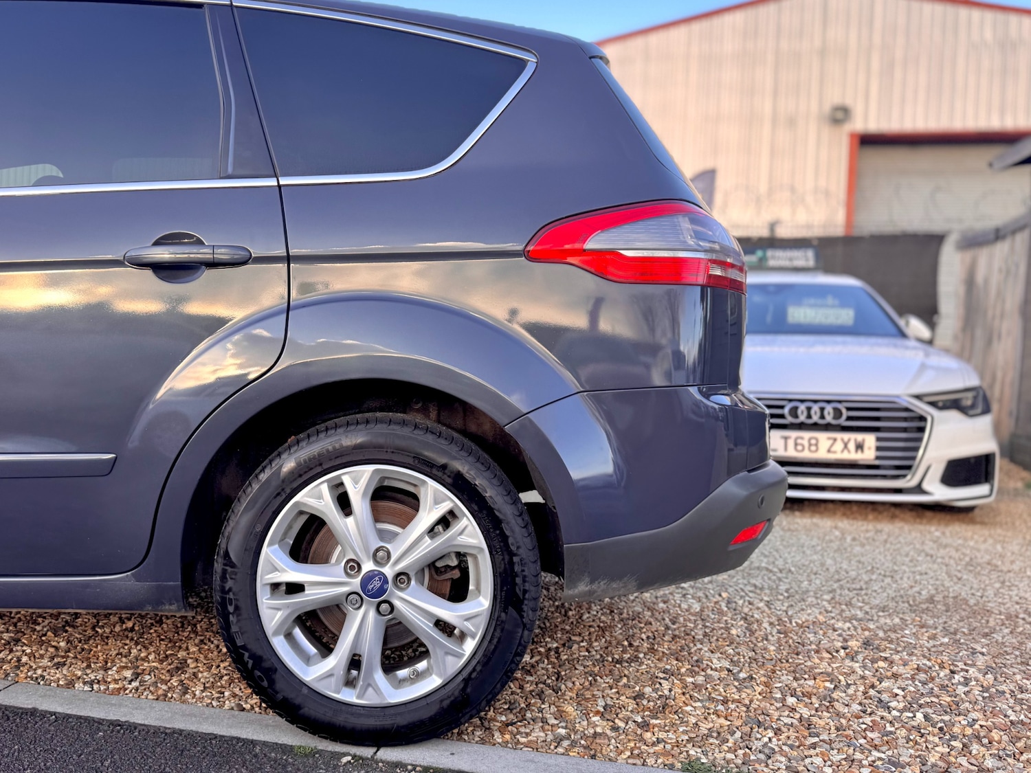 Used Ford S-Max 2015 for sale - 76947635: Photo 23