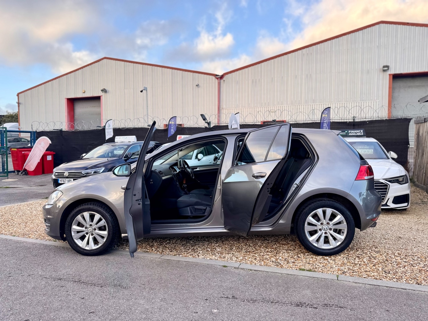 Used Volkswagen Golf 2014 for sale - 76425889: Photo 43