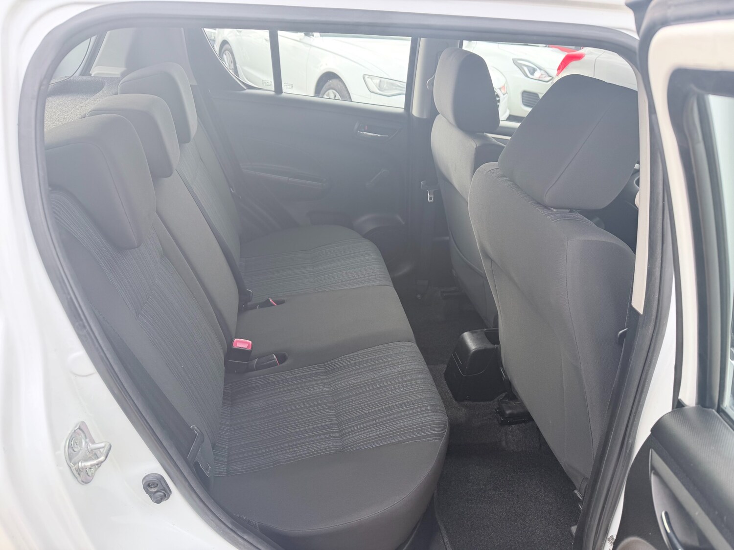 Used Suzuki Swift 2013 for sale - 77947284: Photo 35