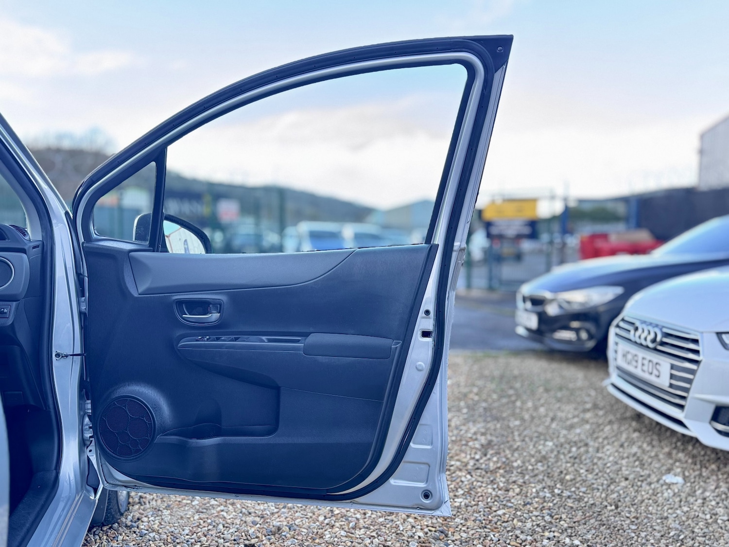 Used Toyota Yaris 2014 for sale - 77502594: Photo 25