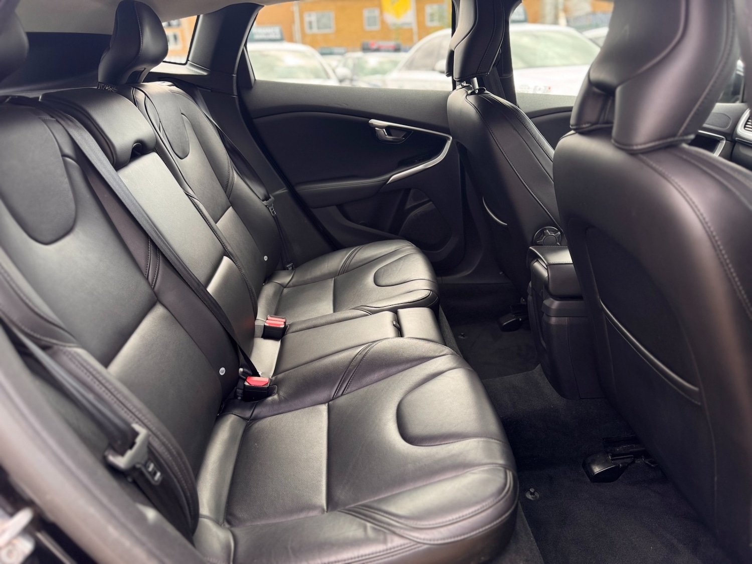 Used Volvo V40 2018 for sale - 76452022: Photo 12