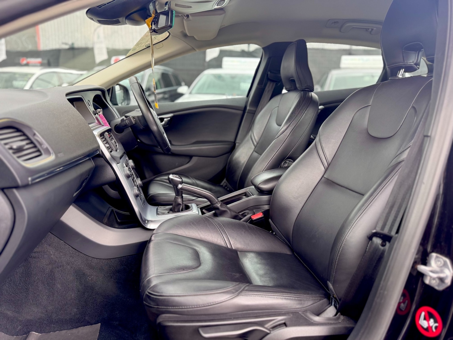 Used Volvo V40 2018 for sale - 76452022: Photo 42