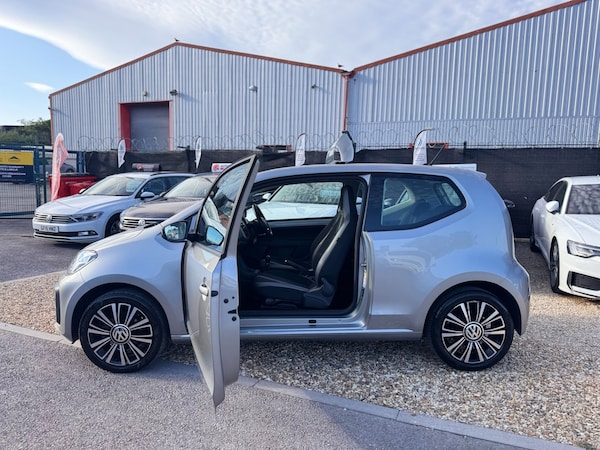 Used Volkswagen up! 2017 for sale - 76234936: Photo 41