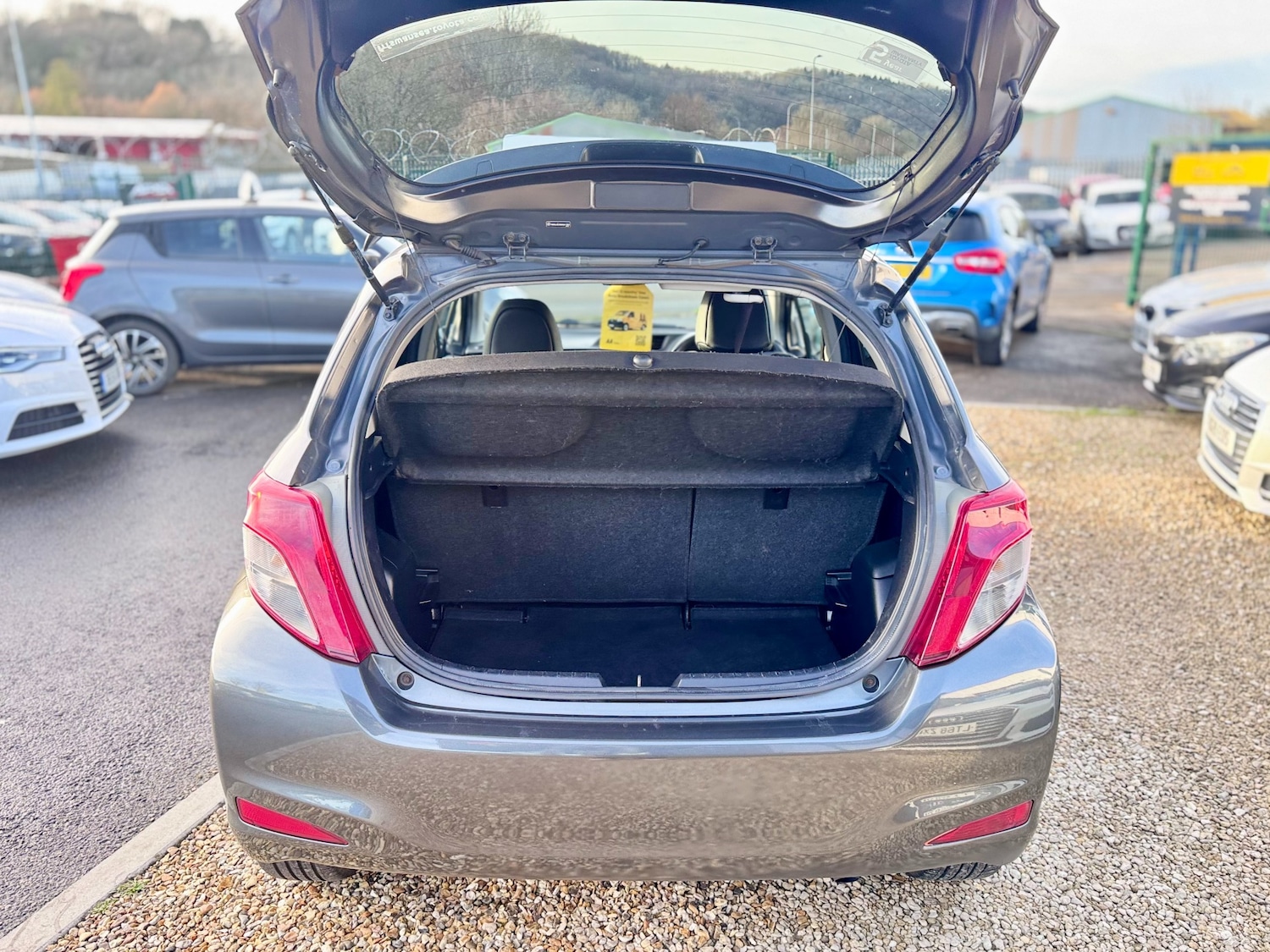 Used Toyota Yaris 2012 for sale - 77324416: Photo 20