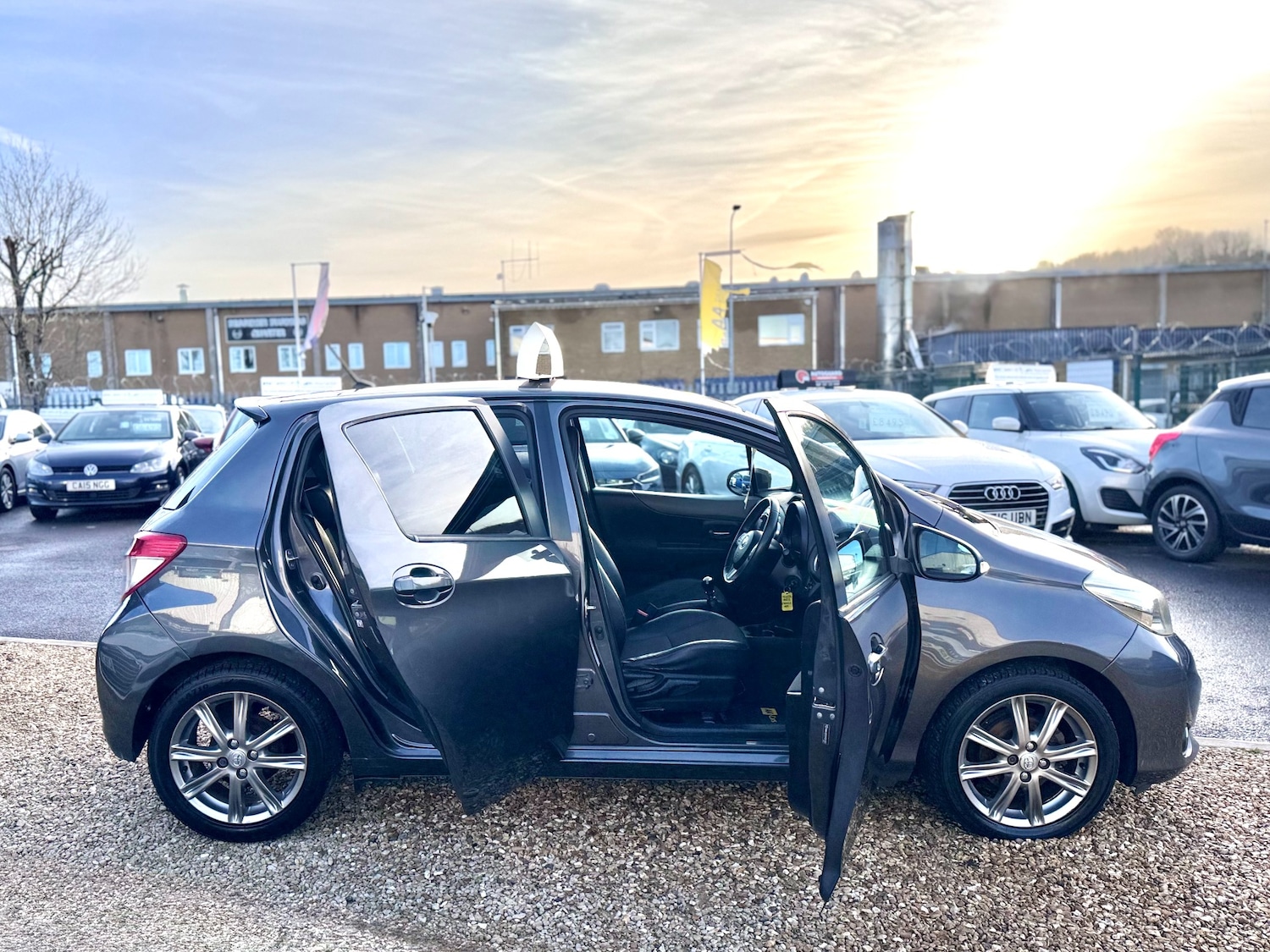 Used Toyota Yaris 2012 for sale - 77324416: Photo 45