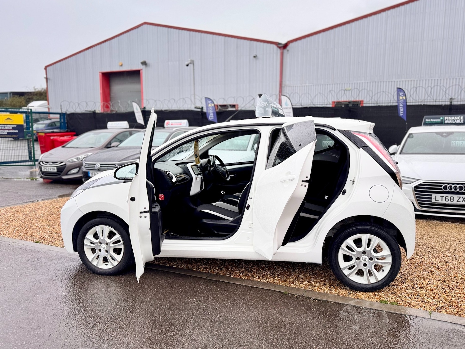 Used Toyota AYGO 2017 for sale - 77223041: Photo 43