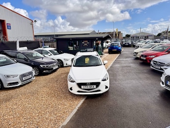 Used Mazda Mazda2 2015 for sale - 76599580: Photo