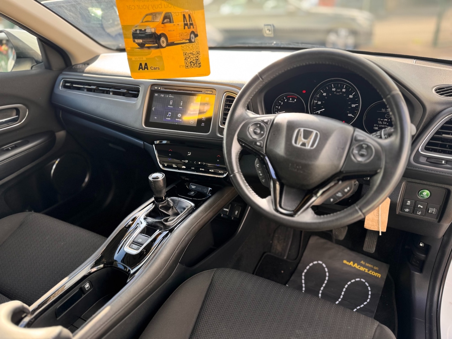 Used Honda HR-V 2017 for sale - 76160740: Photo 37