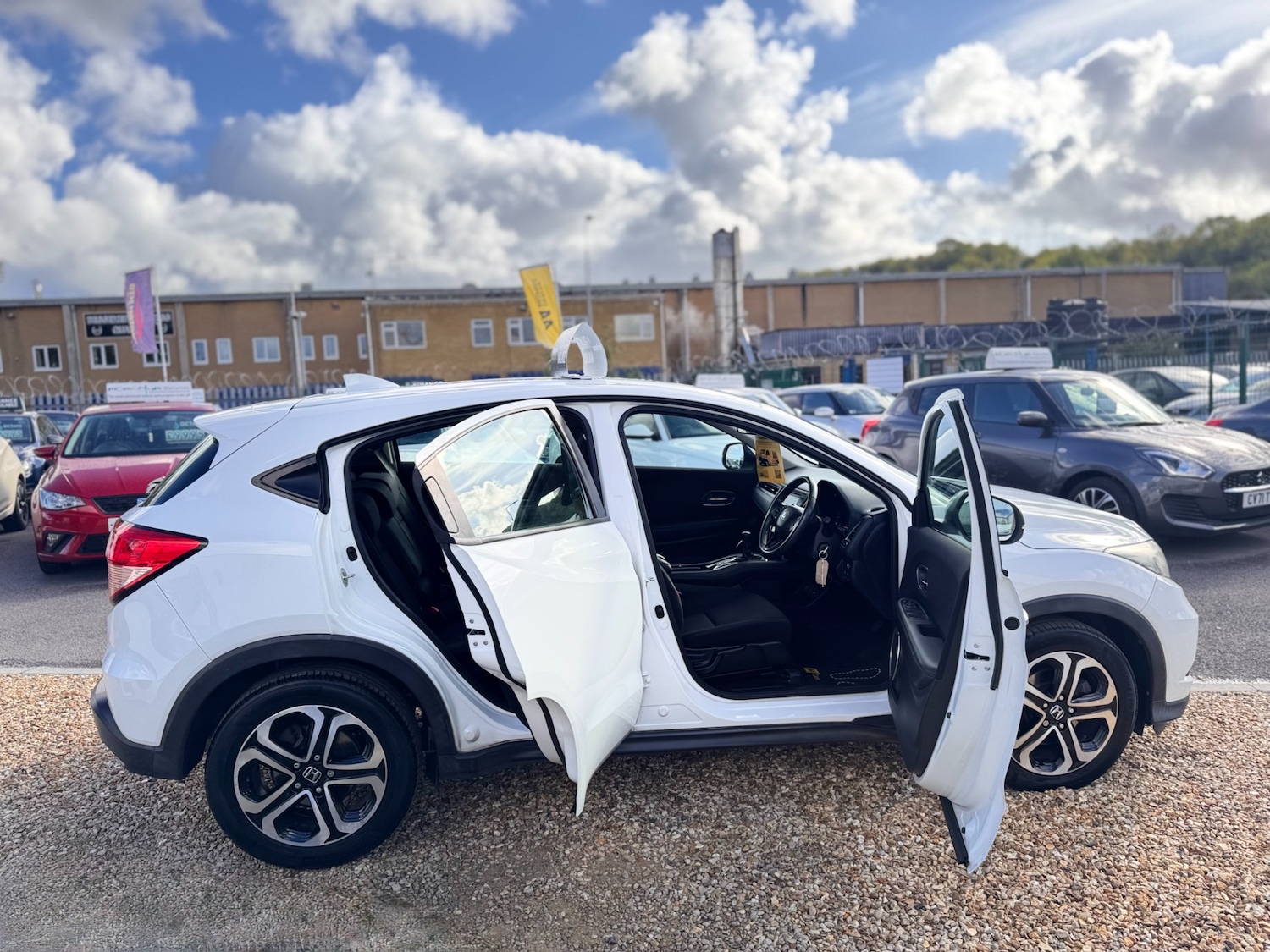 Used Honda HR-V 2017 for sale - 76160740: Photo 45