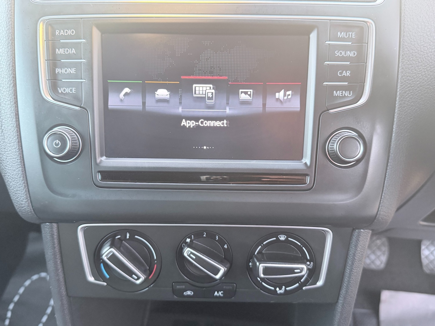 Used Volkswagen Polo 2016 for sale - 77953721: Photo 35