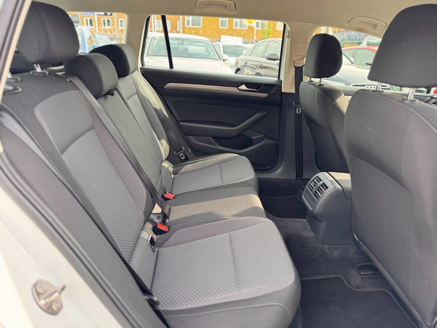 Used Volkswagen Passat 2015 for sale - 76159734: Photo 10