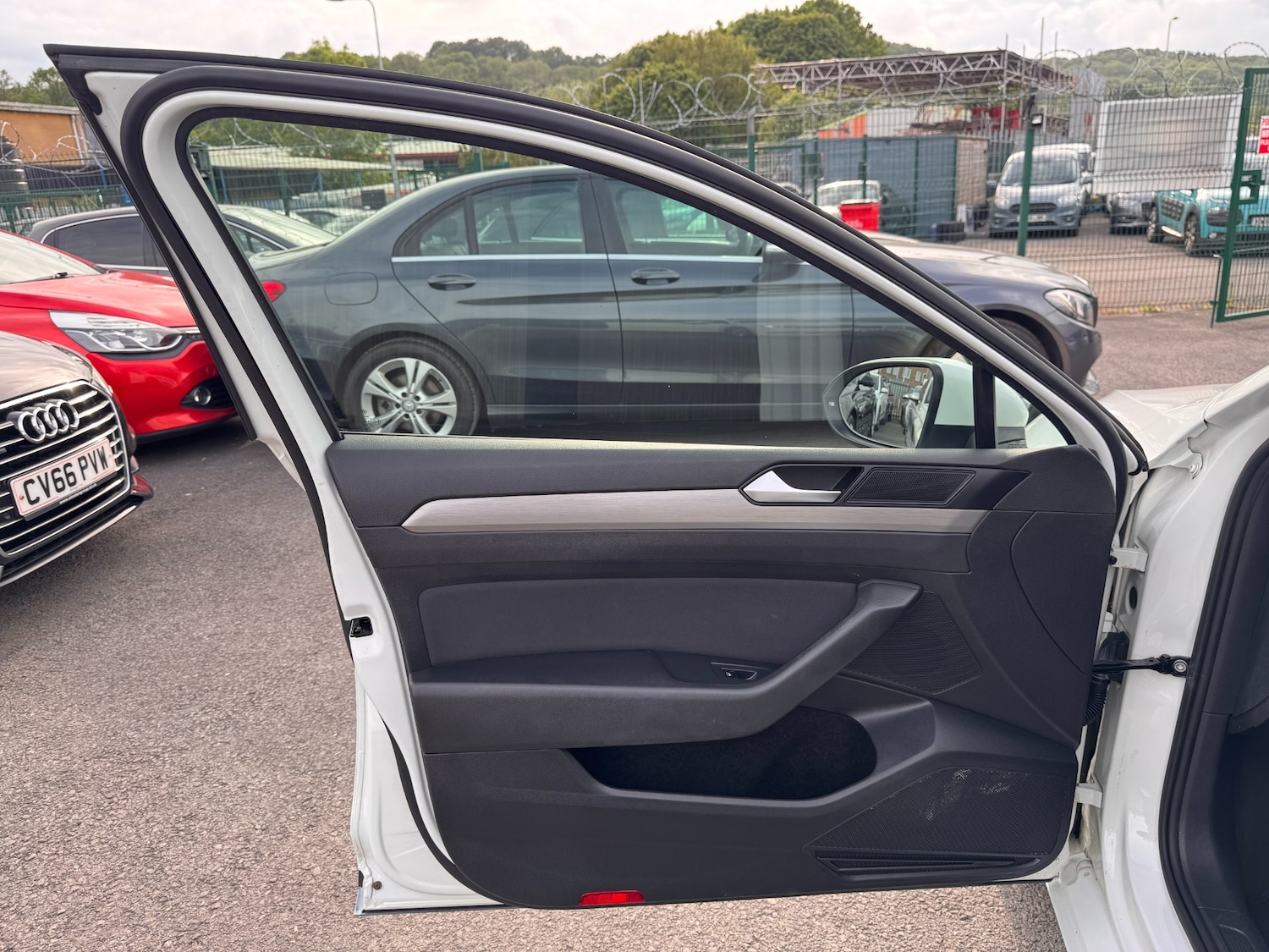Used Volkswagen Passat 2015 for sale - 76159734: Photo 40