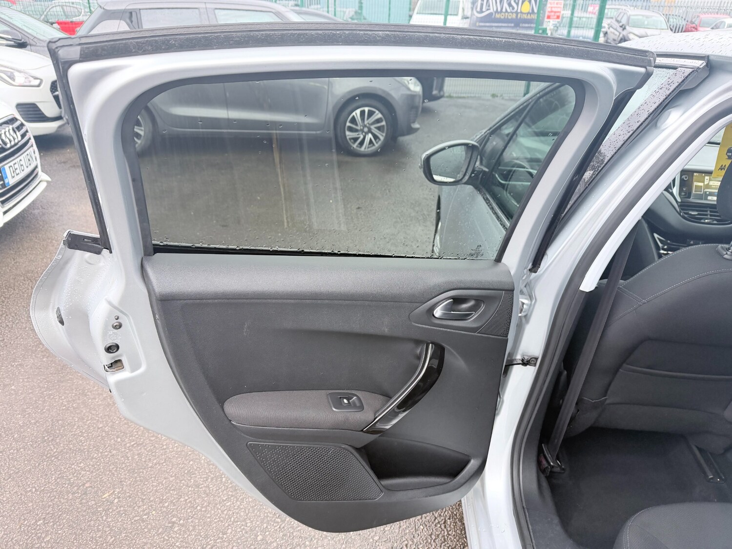 Used Peugeot 208 2013 for sale - 77502078: Photo 38