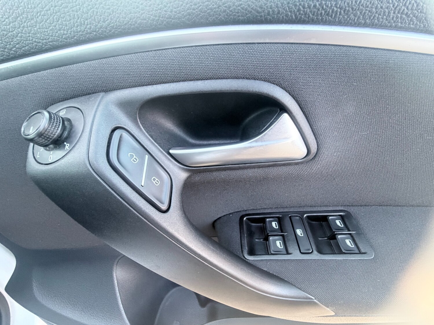 Used Volkswagen Polo 2015 for sale - 77950693: Photo 24