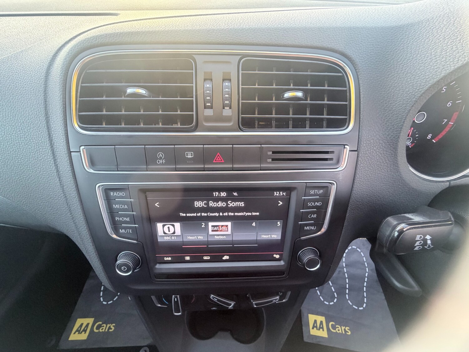 Used Volkswagen Polo 2015 for sale - 77950693: Photo 30