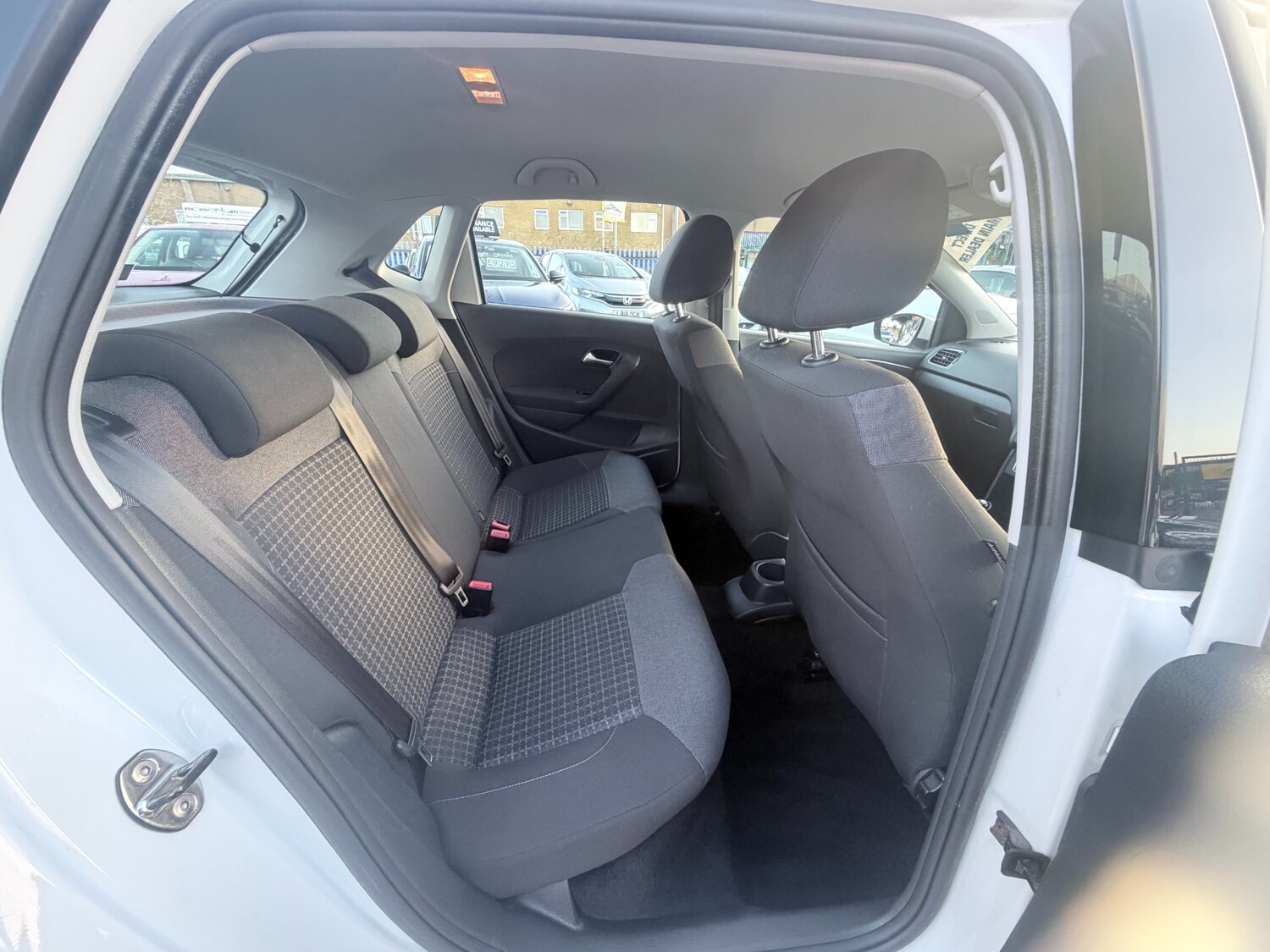 Used Volkswagen Polo 2015 for sale - 77950693: Photo 35