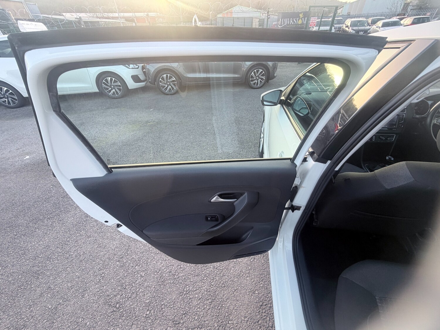 Used Volkswagen Polo 2015 for sale - 77950693: Photo 36