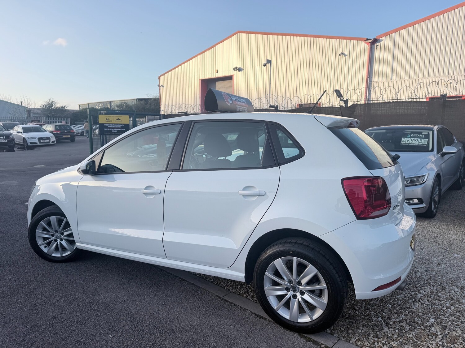 Used Volkswagen Polo 2015 for sale - 77950693: Photo 6