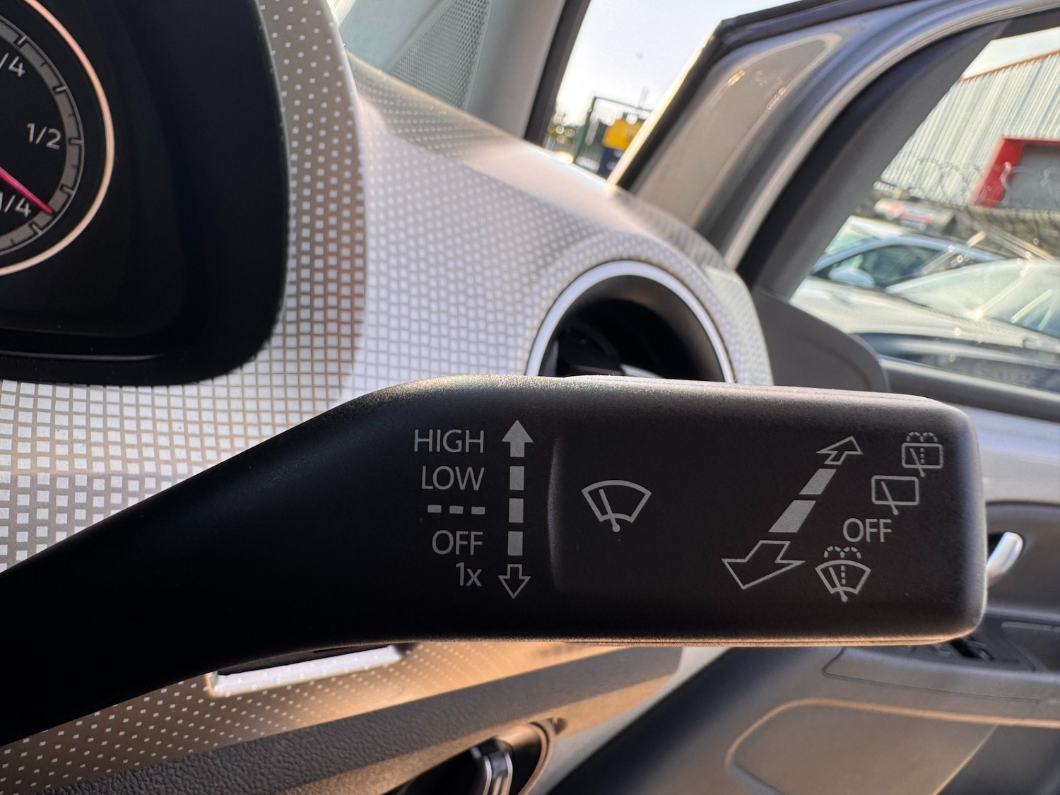 Used Volkswagen up! 2017 for sale - 76422189: Photo 30