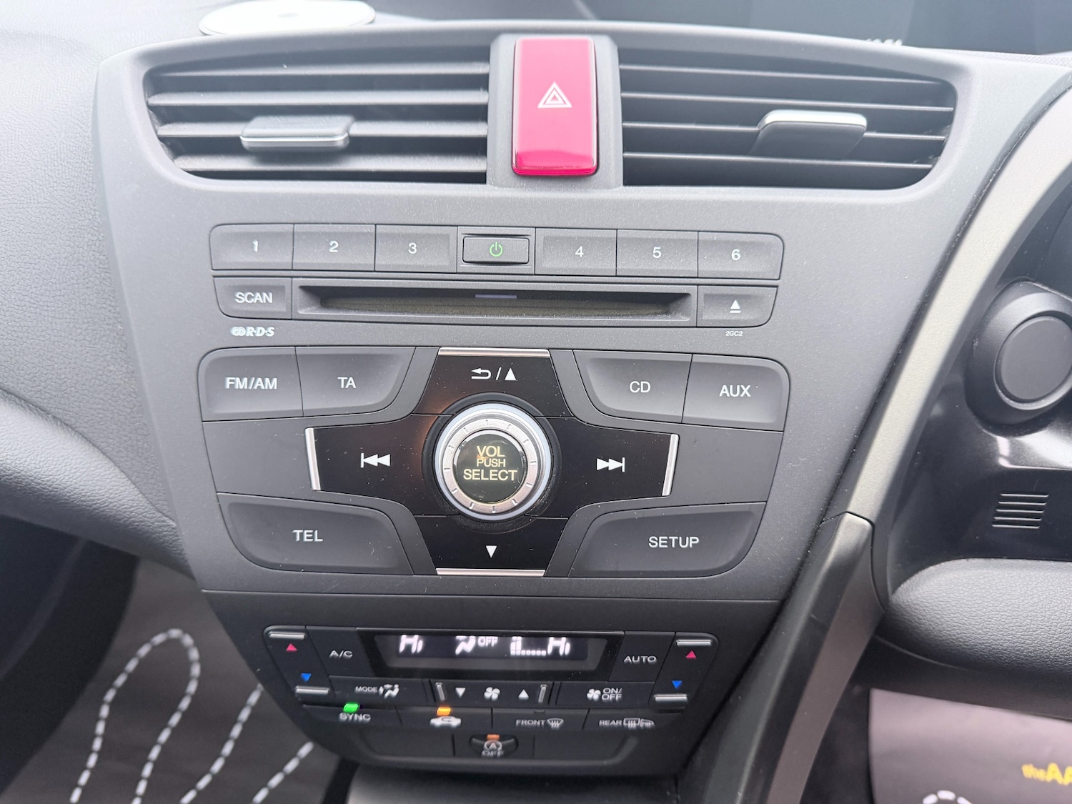 Used Honda Civic 2012 for sale - 77323964: Photo 32