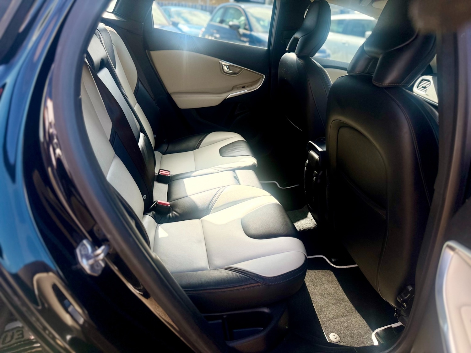 Used Volvo V40 2014 for sale - 78083843: Photo 12