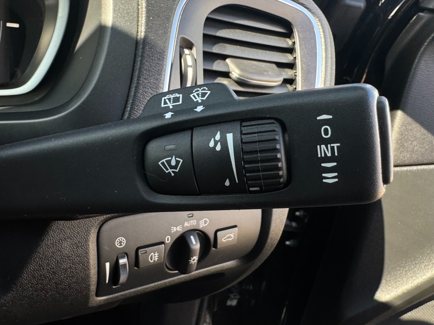 Used Volvo V40 2014 for sale - 78083843: Photo 31