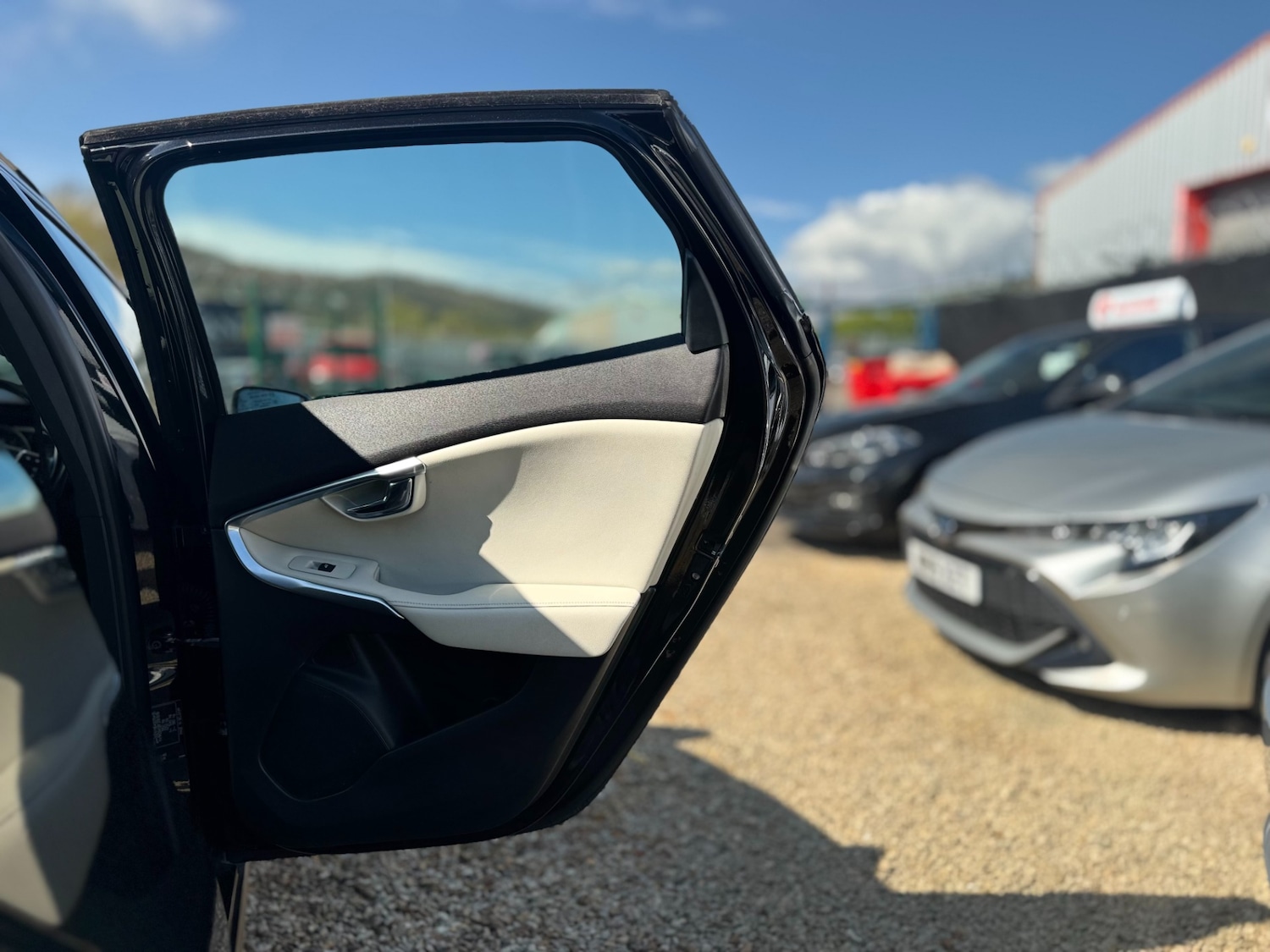 Used Volvo V40 2014 for sale - 78083843: Photo 37