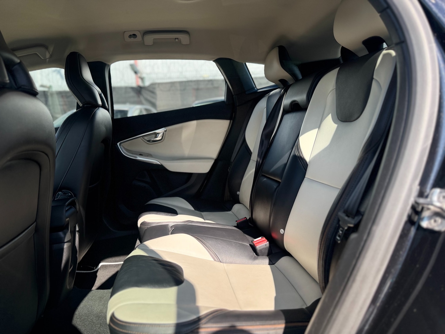 Used Volvo V40 2014 for sale - 78083843: Photo 40