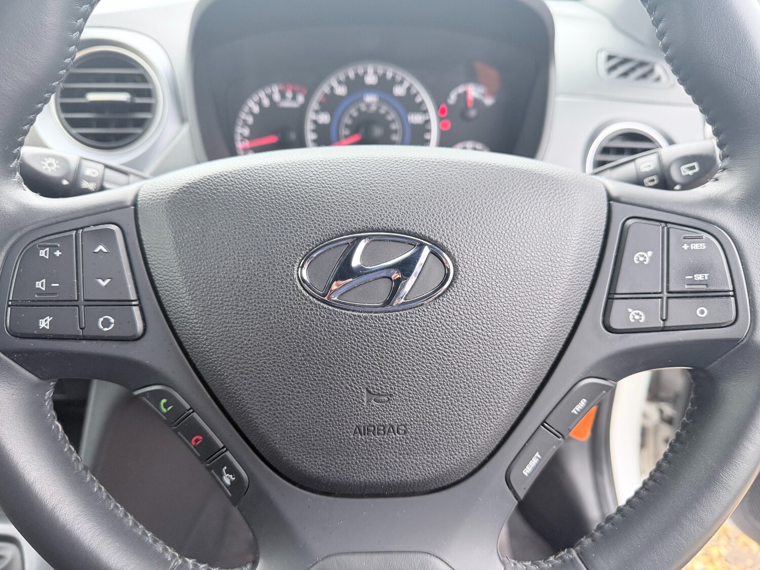 Used Hyundai i10 2018 for sale - 77618330: Photo 28
