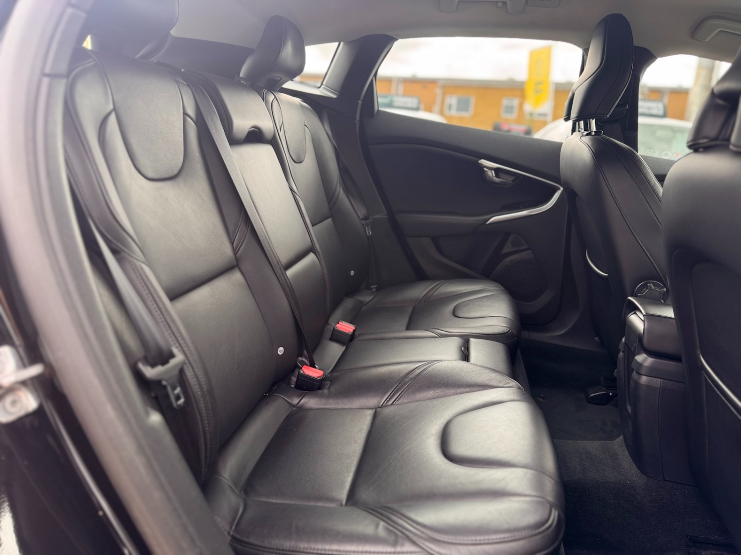 Used Volvo V40 2018 for sale - 76577538: Photo 38