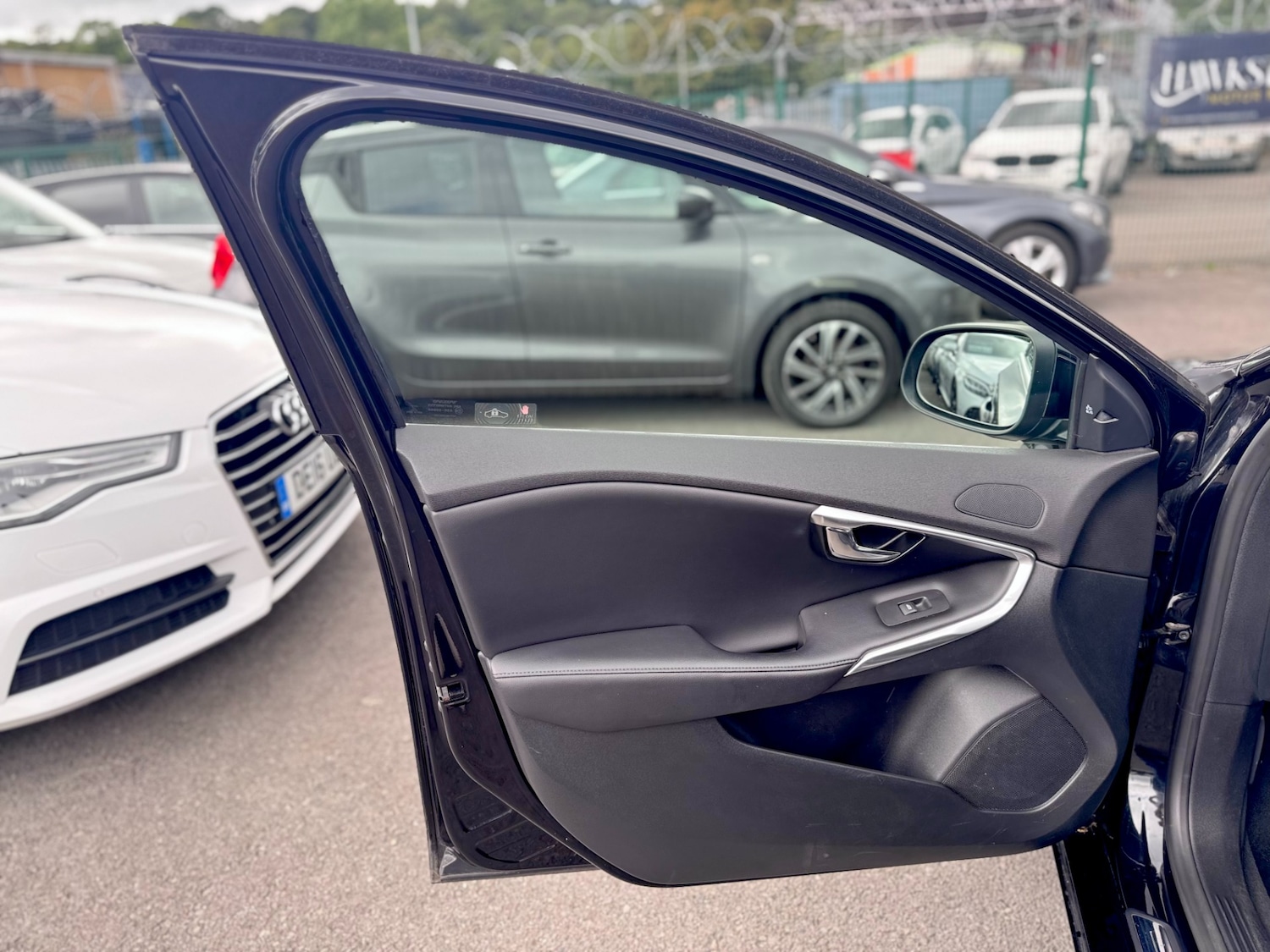 Used Volvo V40 2018 for sale - 76508632: Photo 41