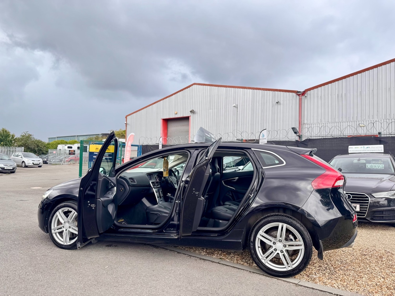 Used Volvo V40 2018 for sale - 76508632: Photo 43