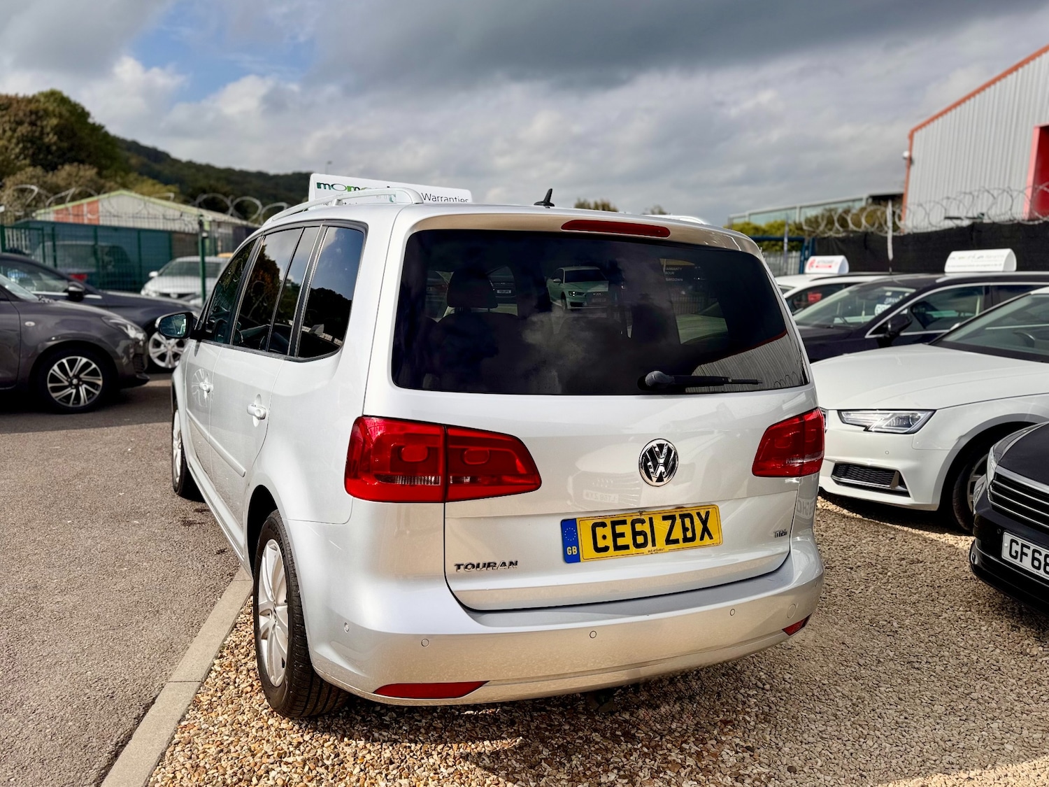 Used Volkswagen Touran 2011 for sale - 76366274: Photo 19