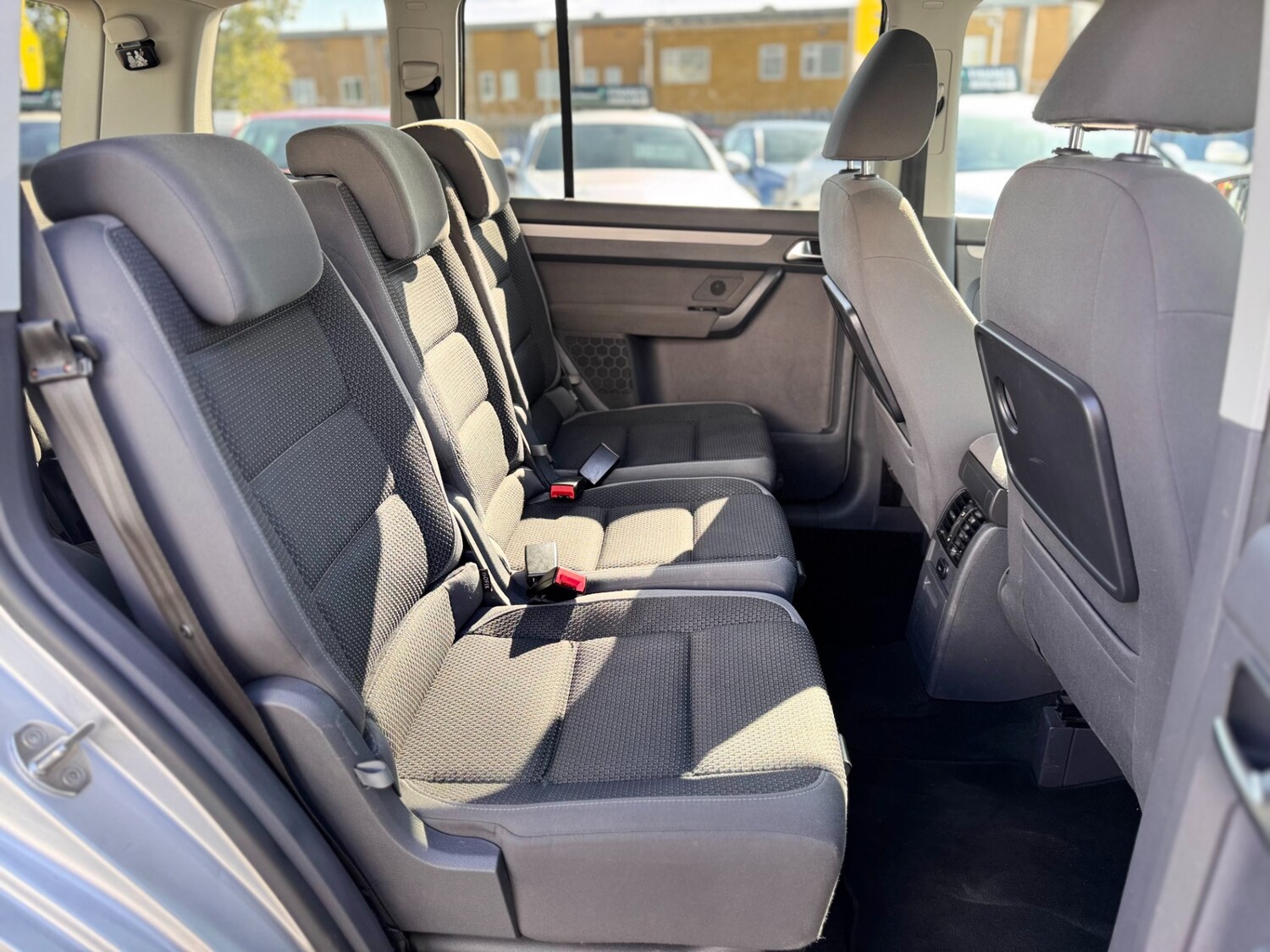Used Volkswagen Touran 2011 for sale - 76366274: Photo 40