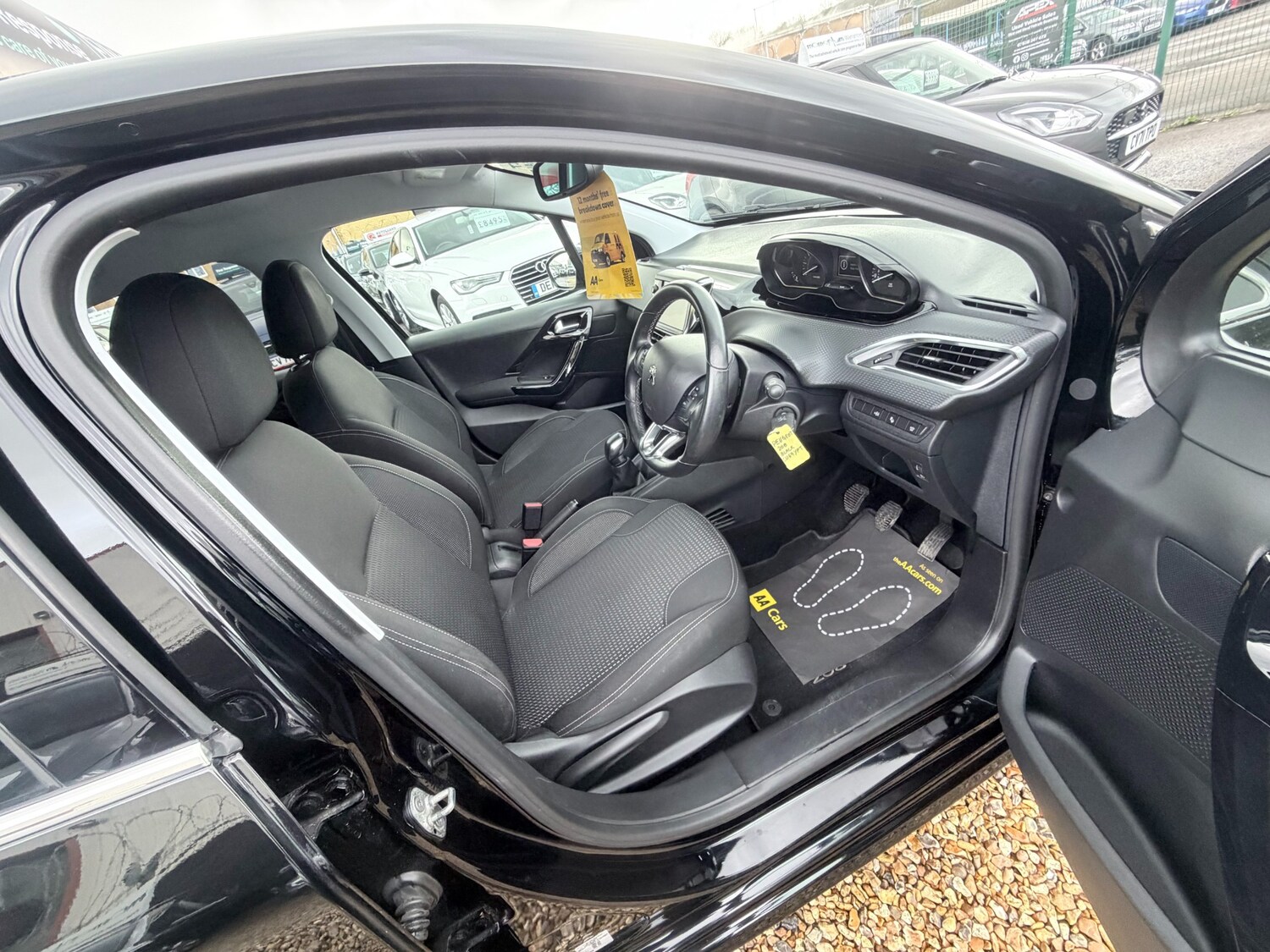 Used Peugeot 208 2019 for sale - 77984809: Photo 8