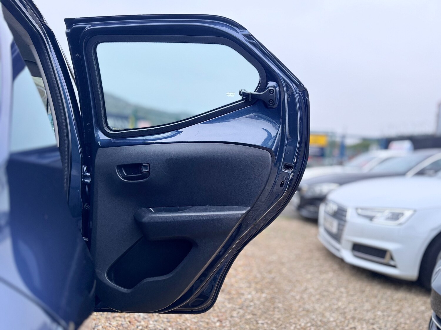 Used Toyota AYGO 2015 for sale - 77983962: Photo 22