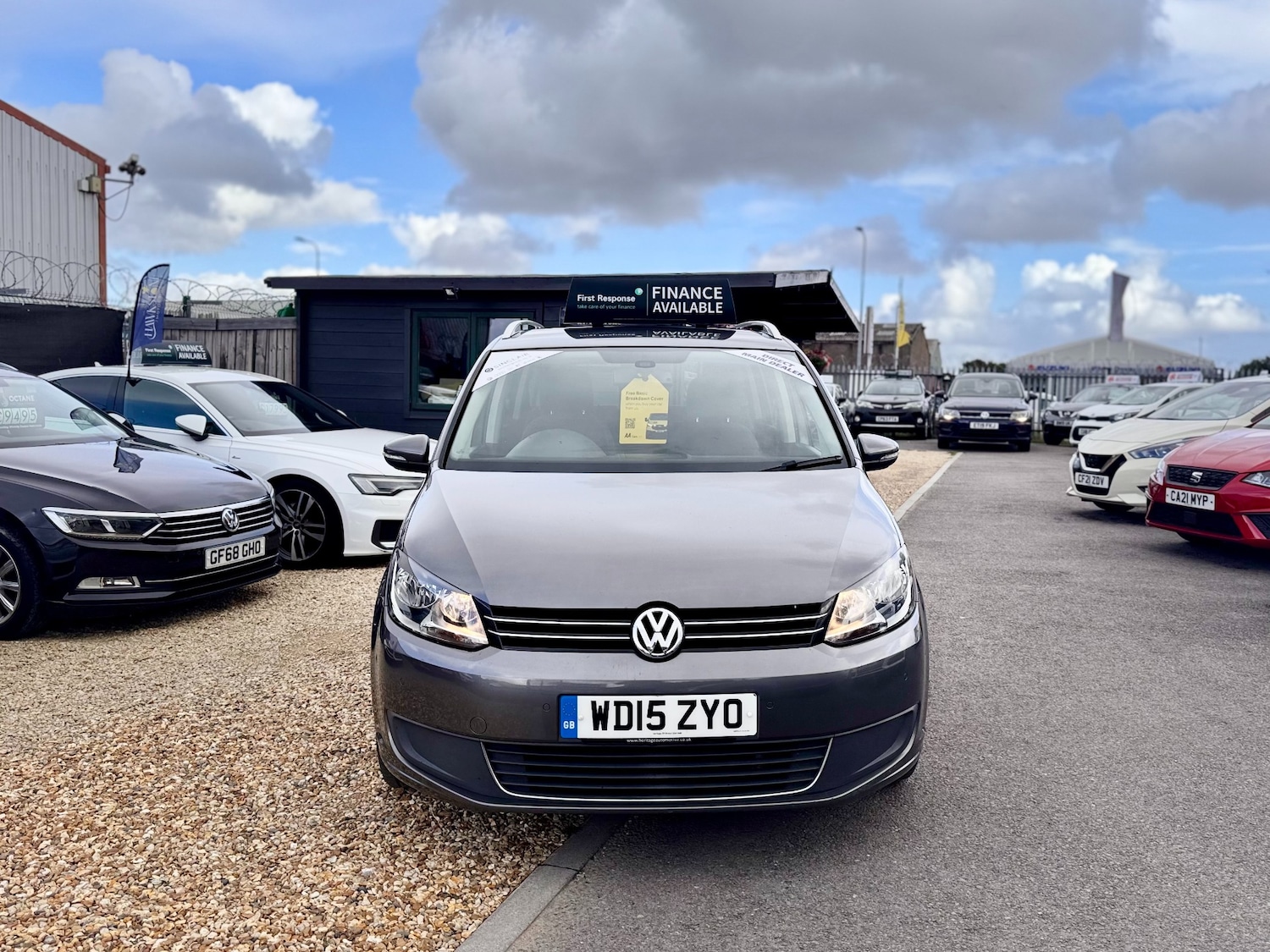Used Volkswagen Touran 2015 for sale - 76452014: Photo 2