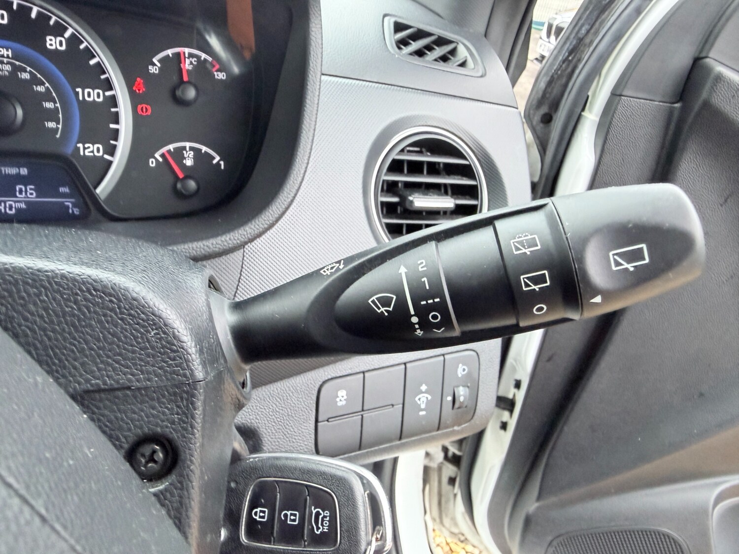 Used Hyundai i10 2018 for sale - 78178267: Photo 29