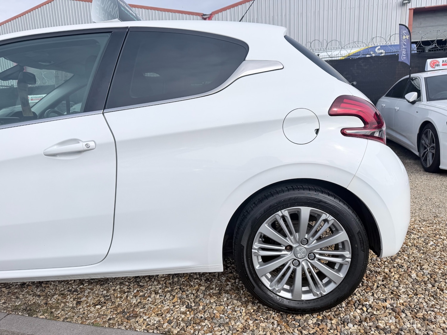 Used Peugeot 208 2016 for sale - 77947347: Photo 21