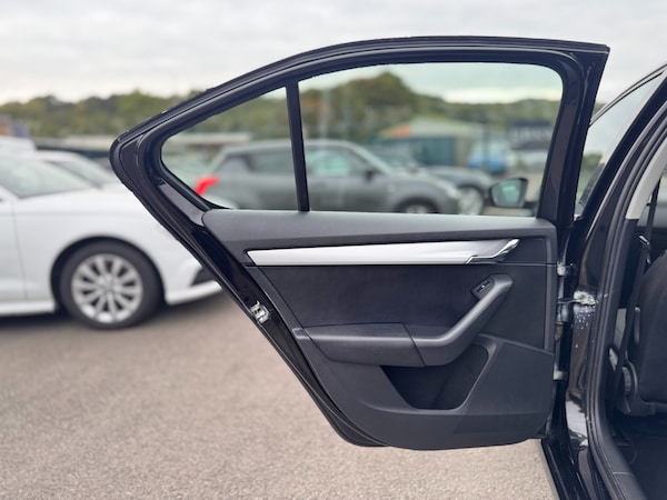 Used Skoda Octavia 2014 for sale - 76234667: Photo 37