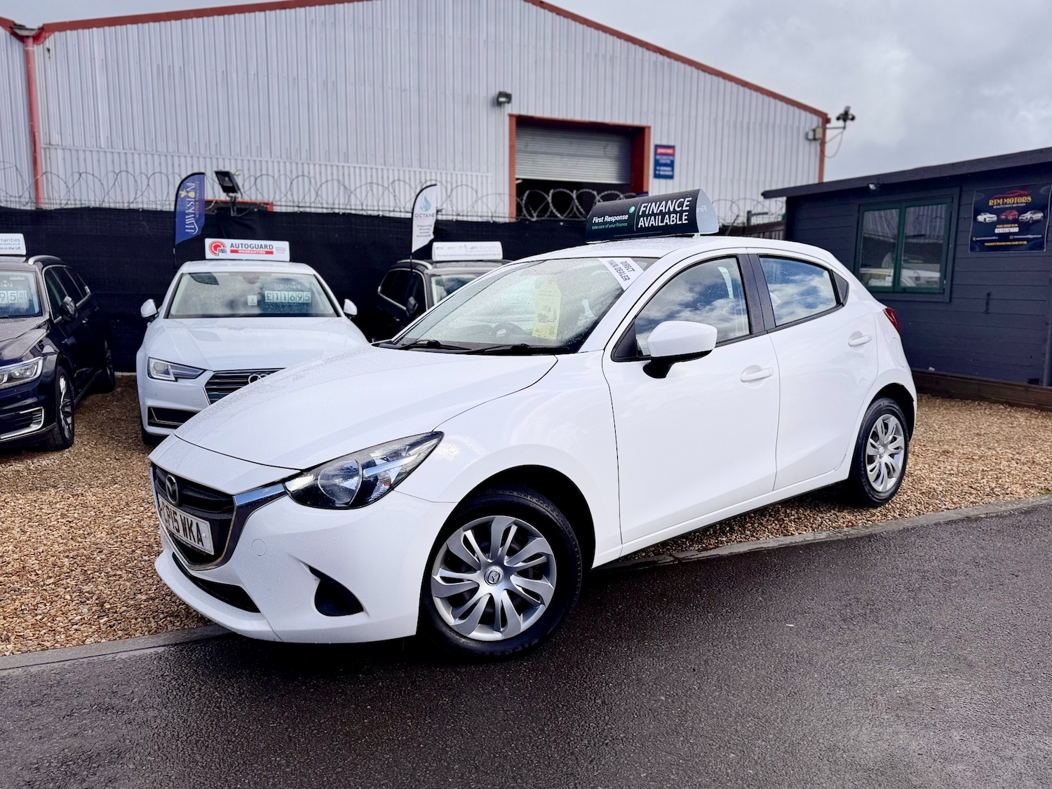 Used Mazda Mazda2 2015 for sale - 76159302: Photo 3