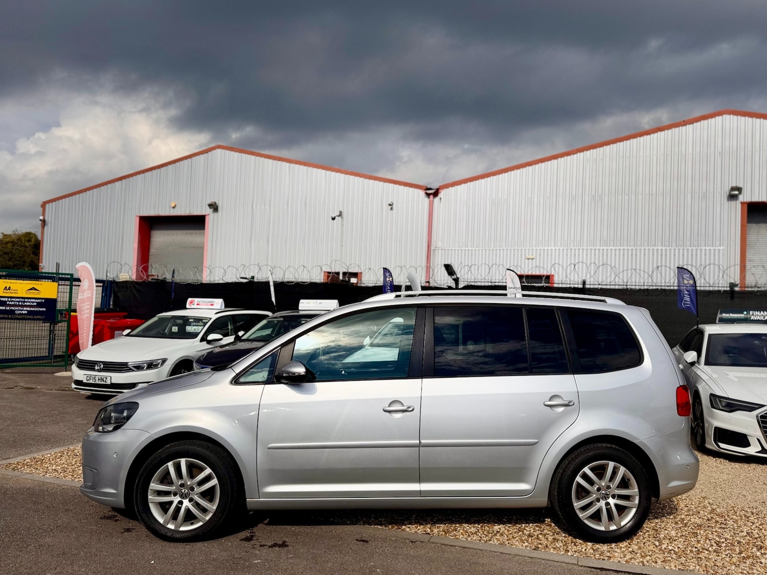 Used Volkswagen Touran 2011 for sale - 76422155: Photo 17