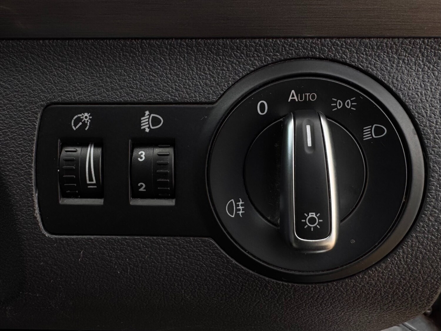 Used Volkswagen Touran 2011 for sale - 76422155: Photo 28