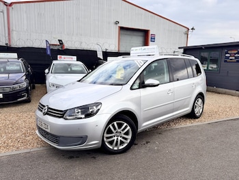 Used Volkswagen Touran 2011 for sale - 76422155: Photo