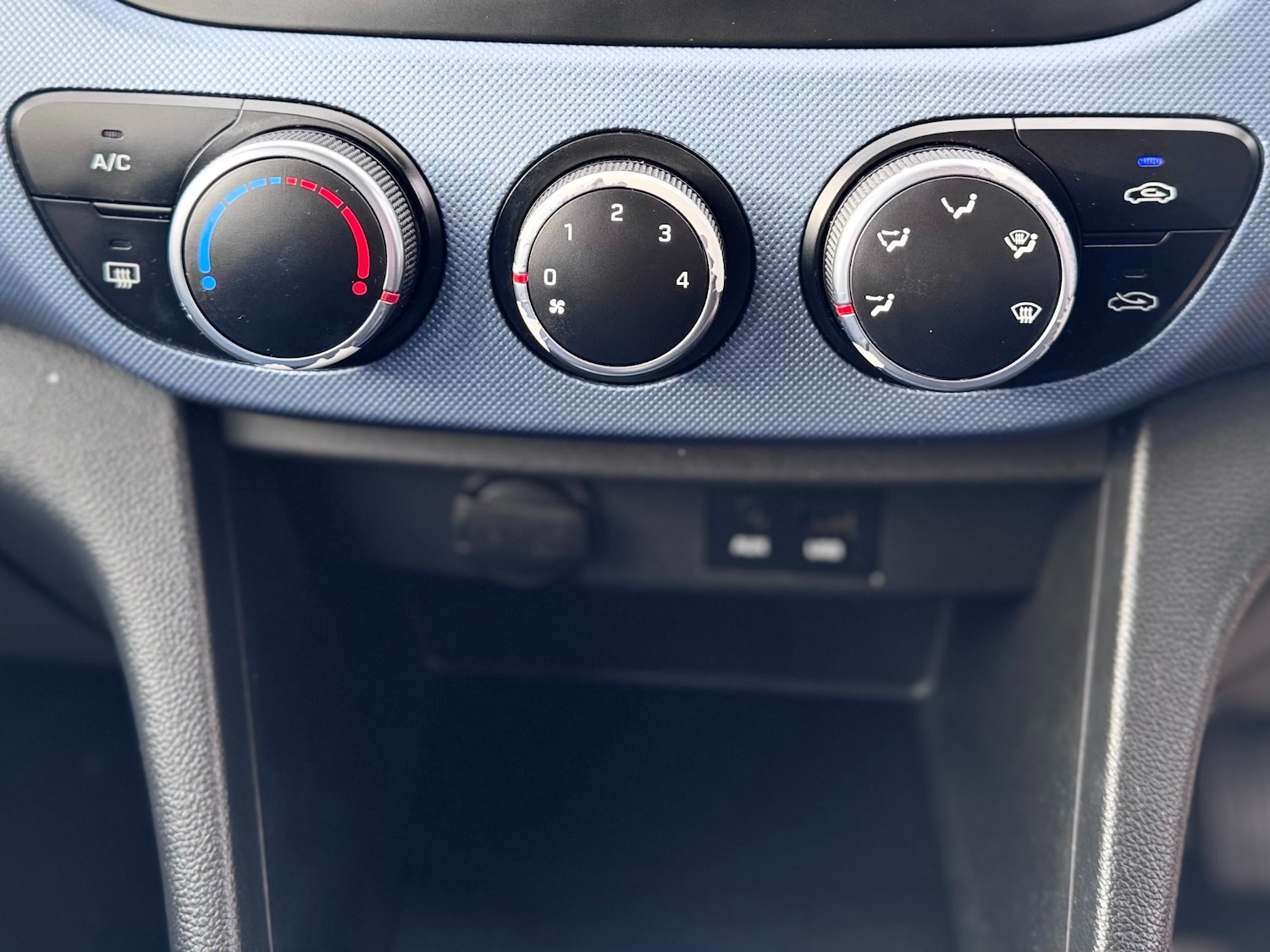 Used Hyundai i10 2015 for sale - 77051708: Photo 34