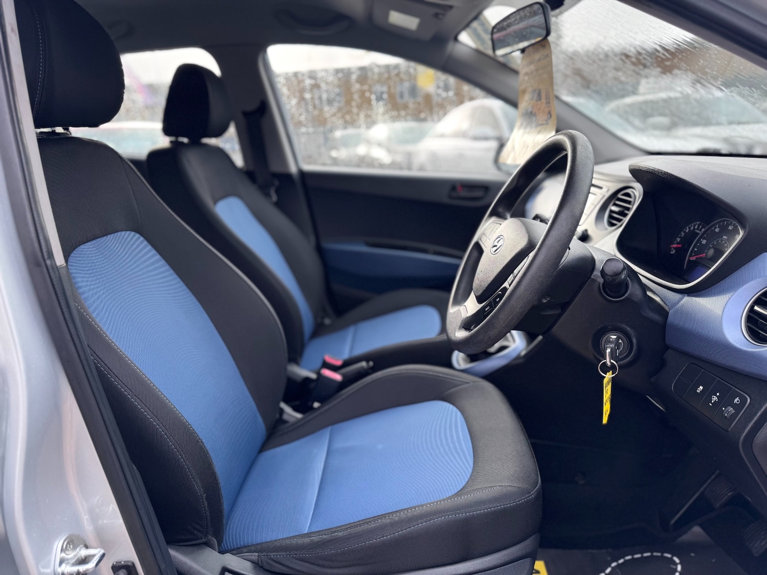 Used Hyundai i10 2015 for sale - 77051708: Photo 9