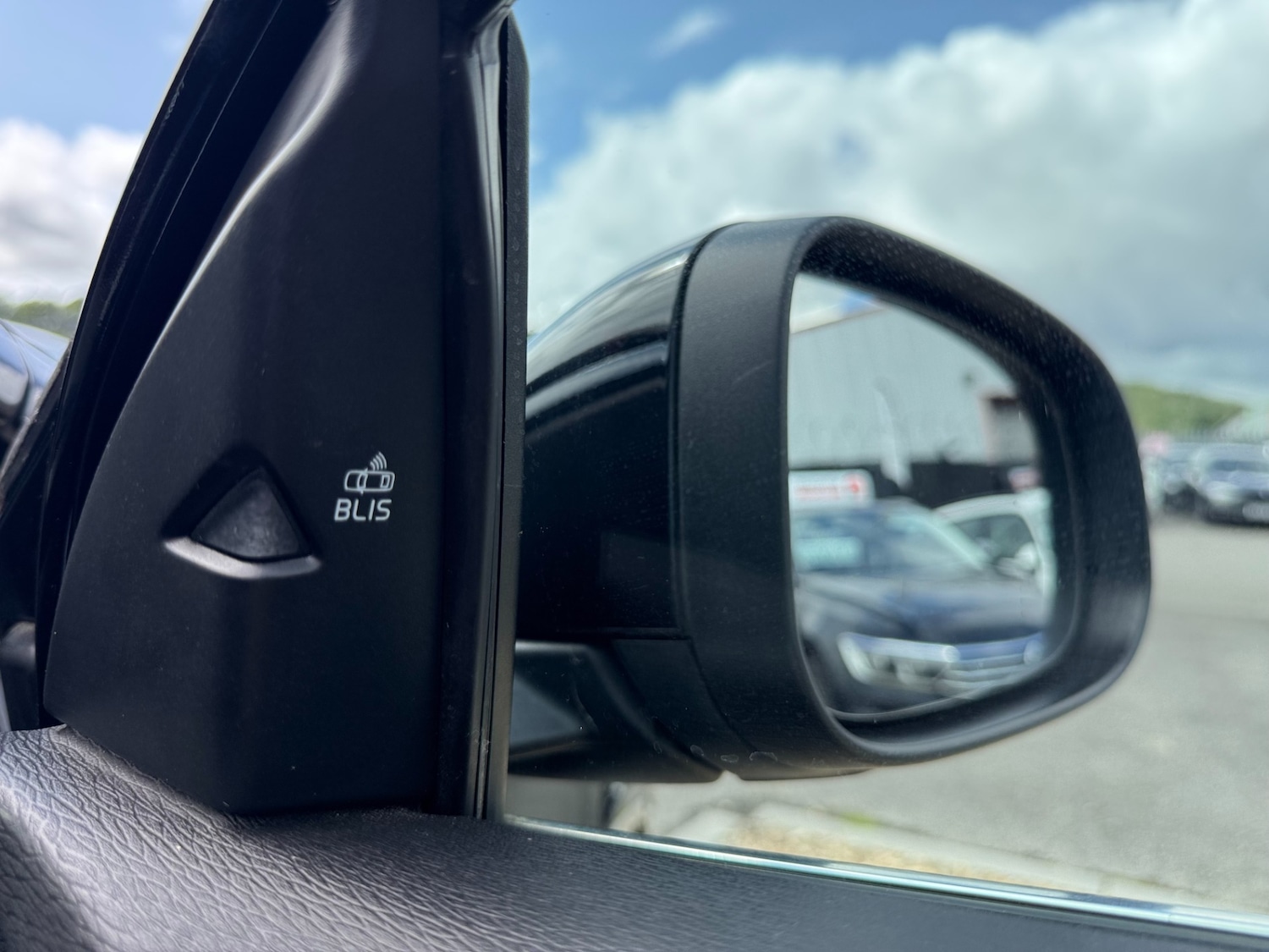 Used Volvo V40 2018 for sale - 76384649: Photo 26