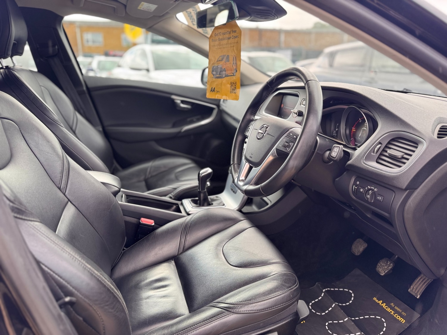 Used Volvo V40 2018 for sale - 76384649: Photo 9